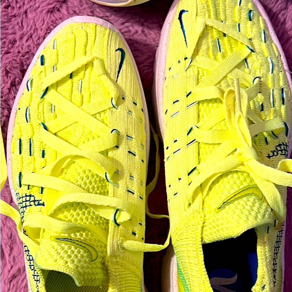 Nike hippie